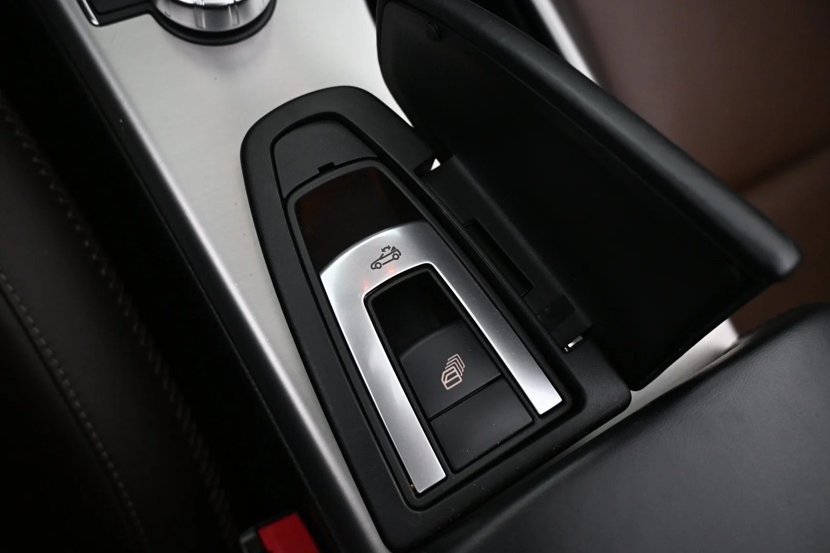 Car Image - 2hdfZvKU2KWDXYLrg5gasz
