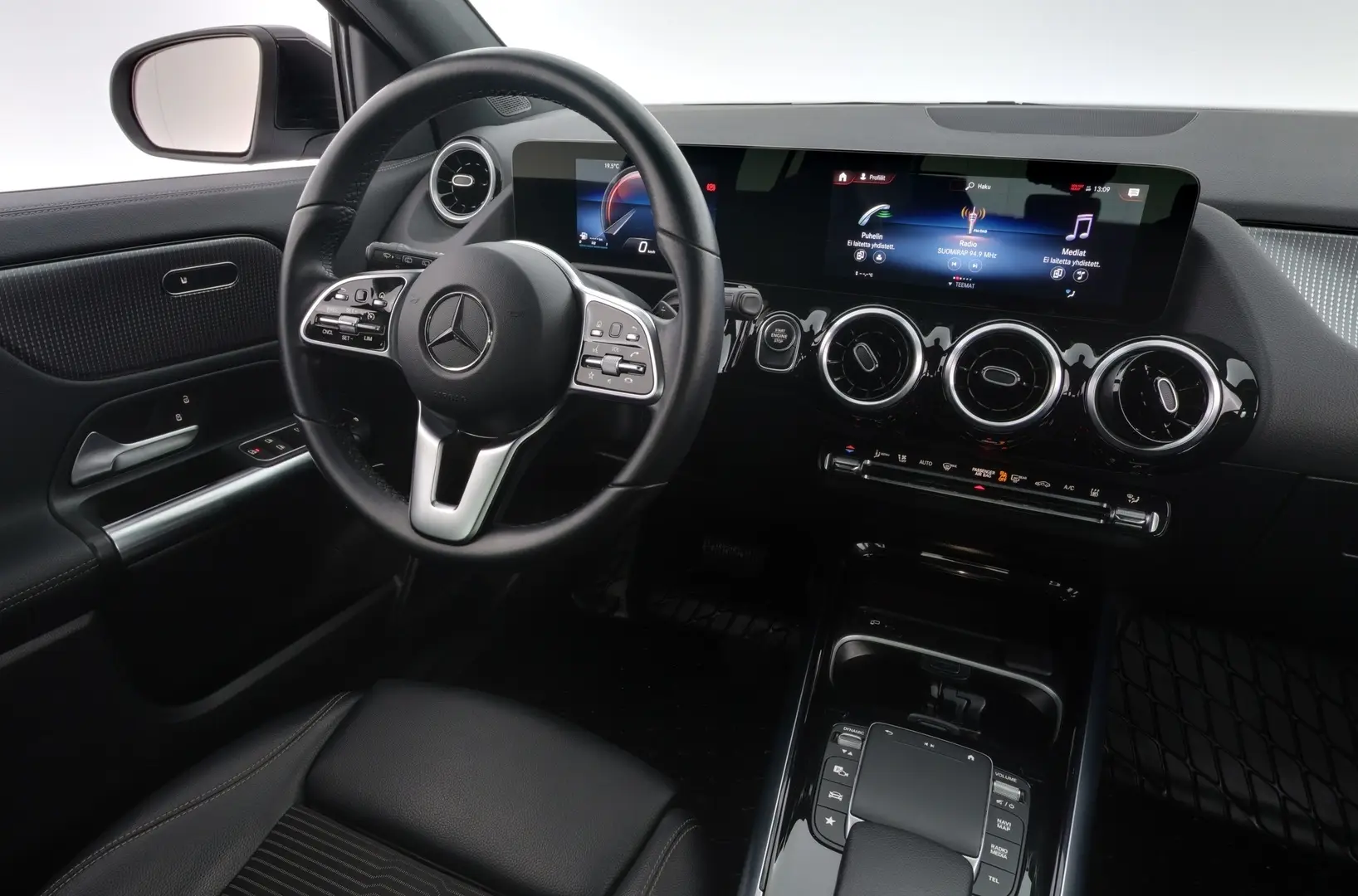 Car Image - 4QDYB2cTvvp4fEYM49Oxqo