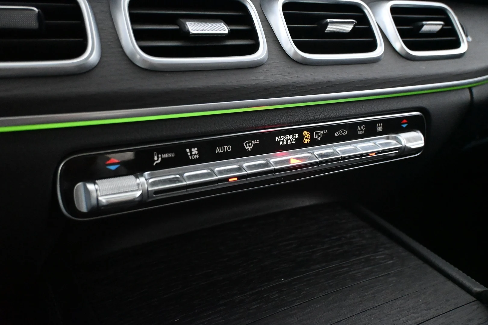 Car Image - 4zImpWYla667XCwQcETaGv