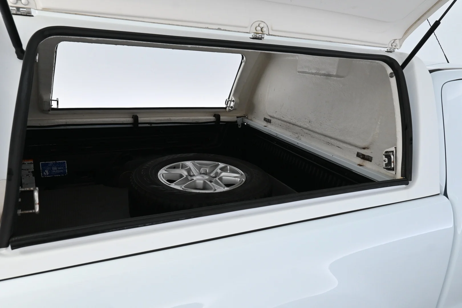 Car Image - 1M2gSHEnkyhXWQ3jFSkHG6