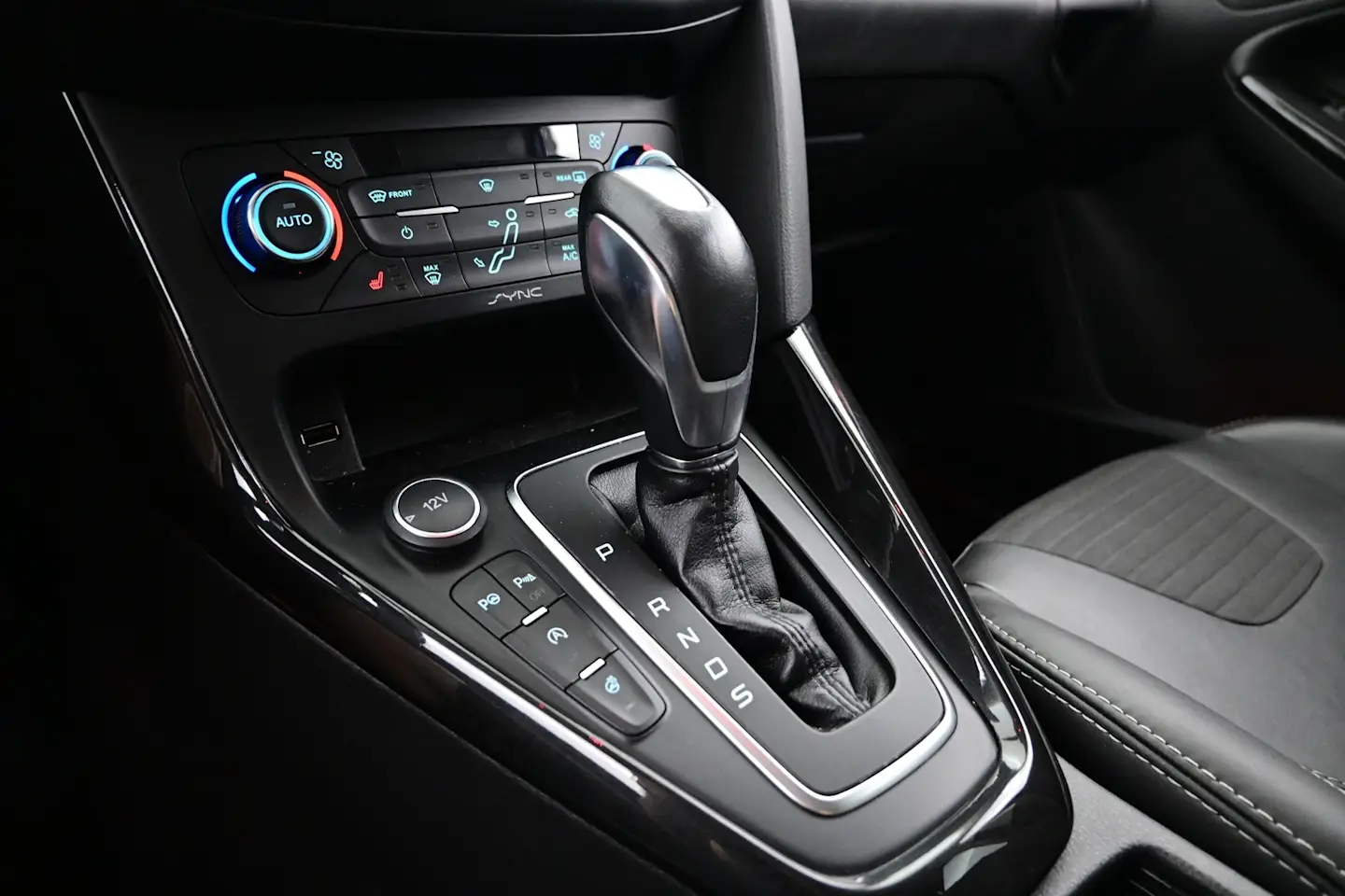 Car Image - 2ZD2vJ6o8XpgMciGWJkcWL