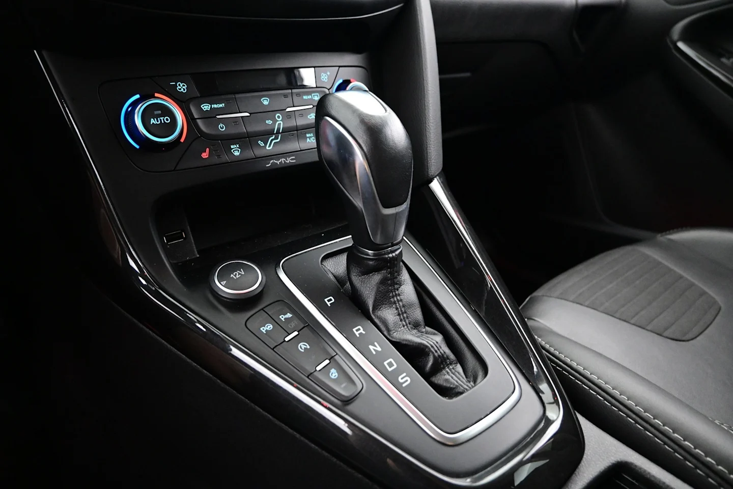 Car Image - 2ZD2vJ6o8XpgMciGWJkcWL