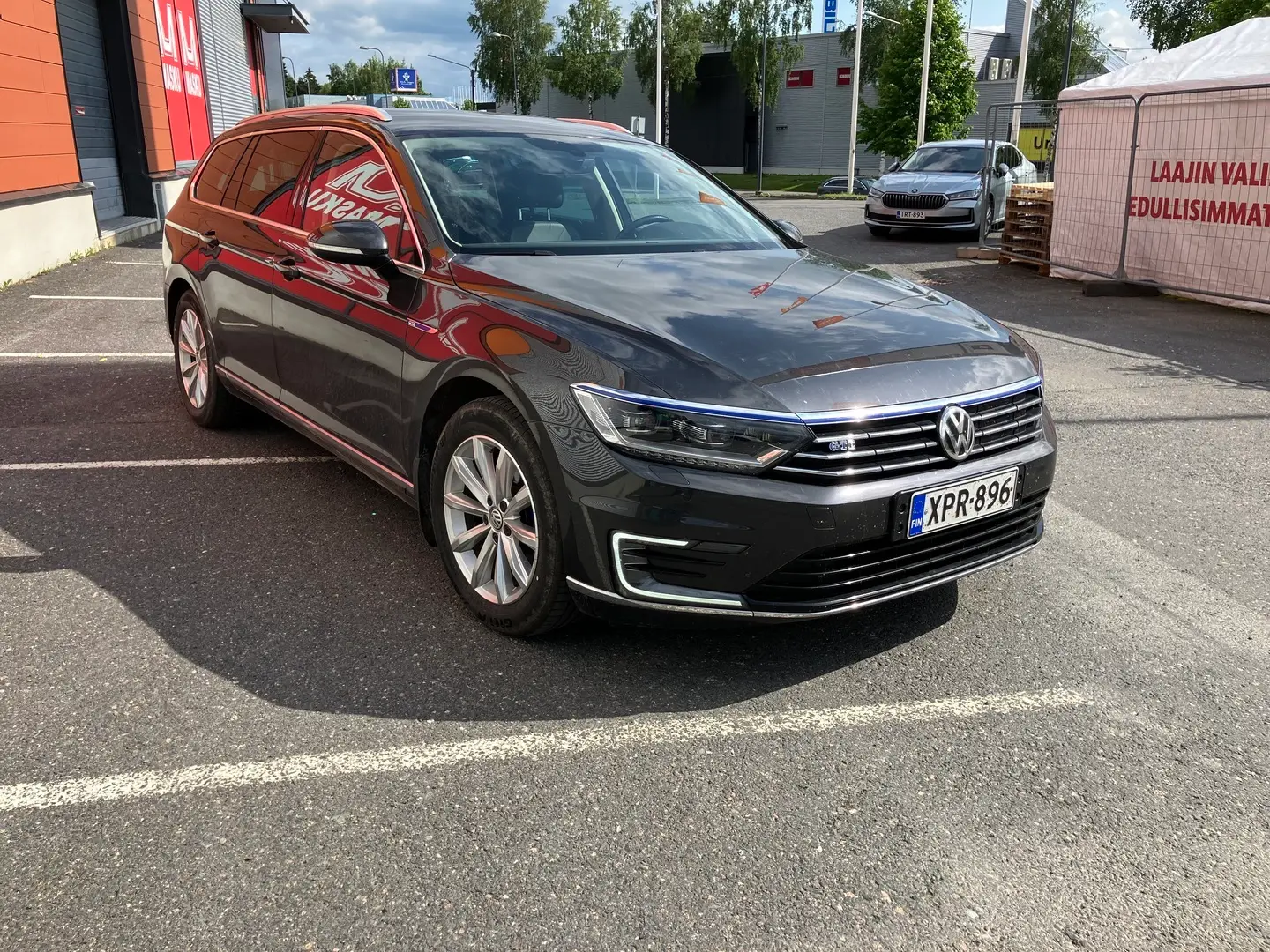 Car Image - 6SVpV2hiP0aGTcV6n4E7Qf