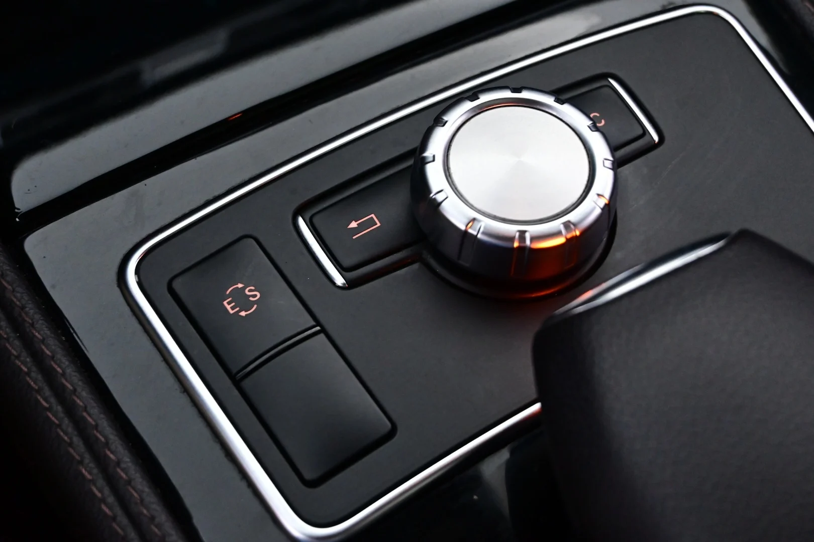 Car Image - 6b0WX662ddtRV9rFNVVjTb