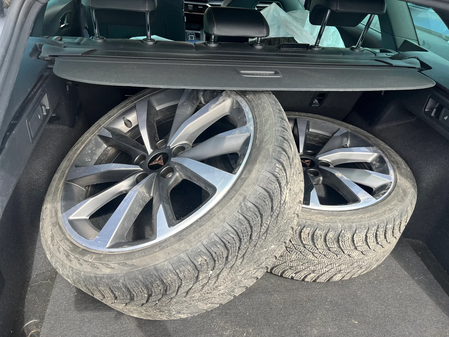 Car Image - 3rHZ81jjymrRTVXksdTBNr