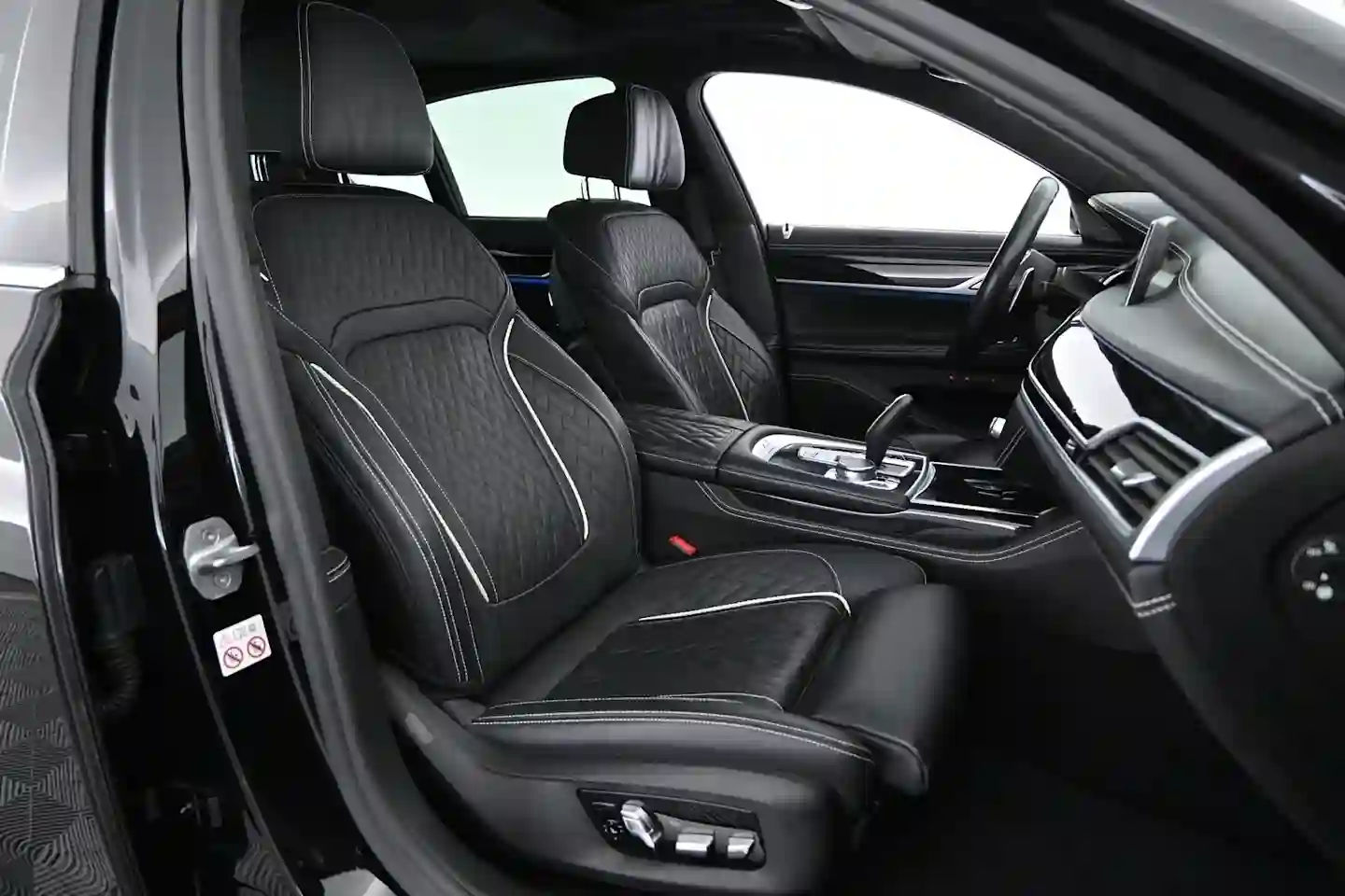Car Image - 6SmPiGu3f0uVvcStaxfCRD