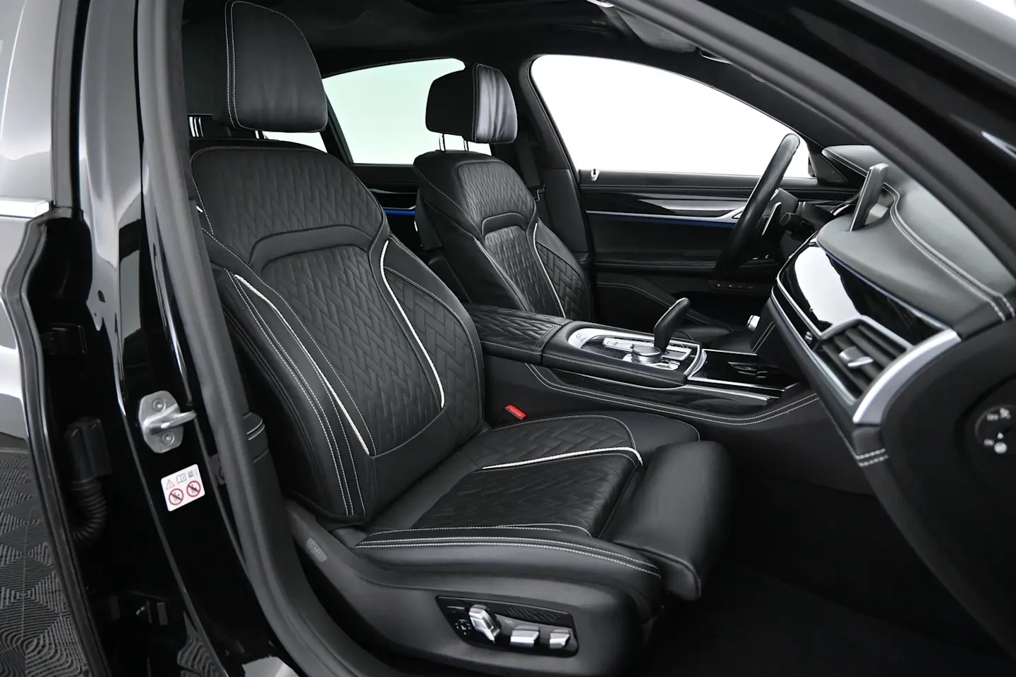 Car Image - 6SmPiGu3f0uVvcStaxfCRD