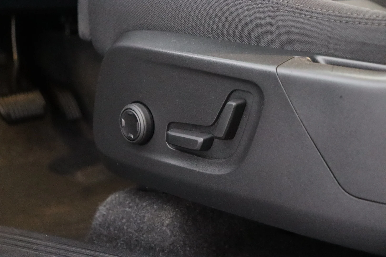 Car Image - 9bXipnUNrkqN3wpZ2UyxZ