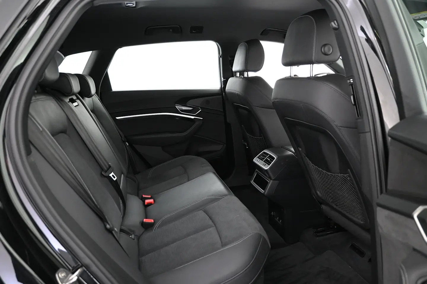 Car Image - 3k2y8c4jgCi7VT7V6WHUvK