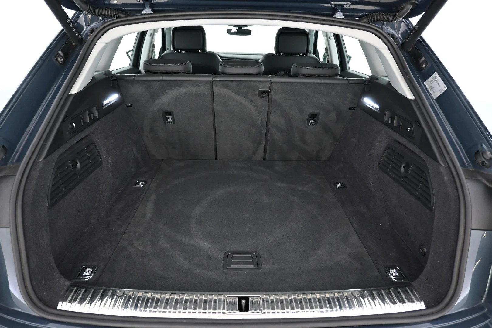 Car Image - 7eBT9sSv7lC2f7QFuuxrBc