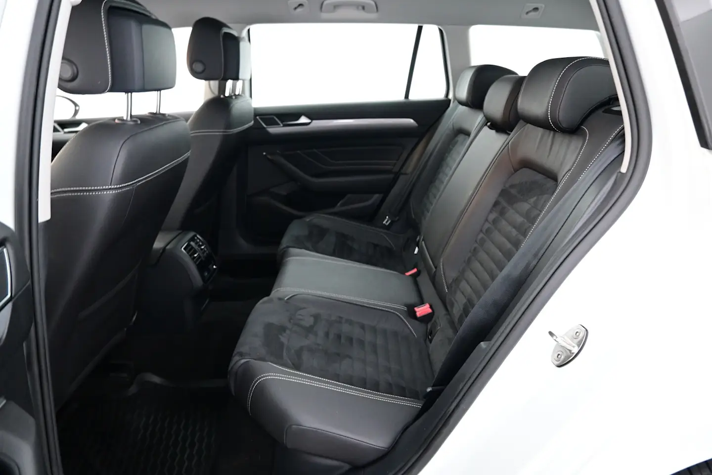 Car Image - 6sBfrKlQNtotmlhrld6aHo