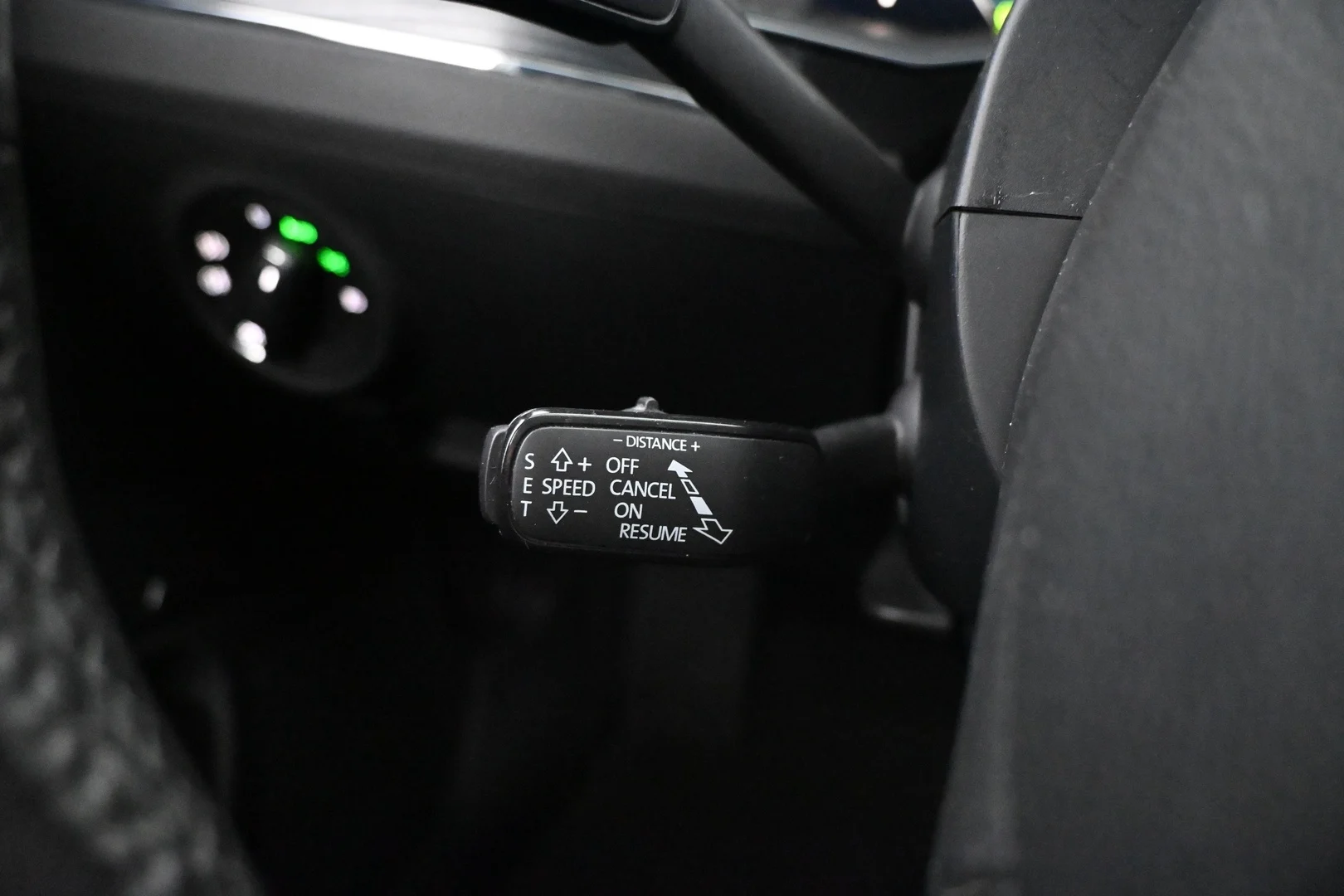 Car Image - 4l6YiS1ywvjkikTaTvpOq8