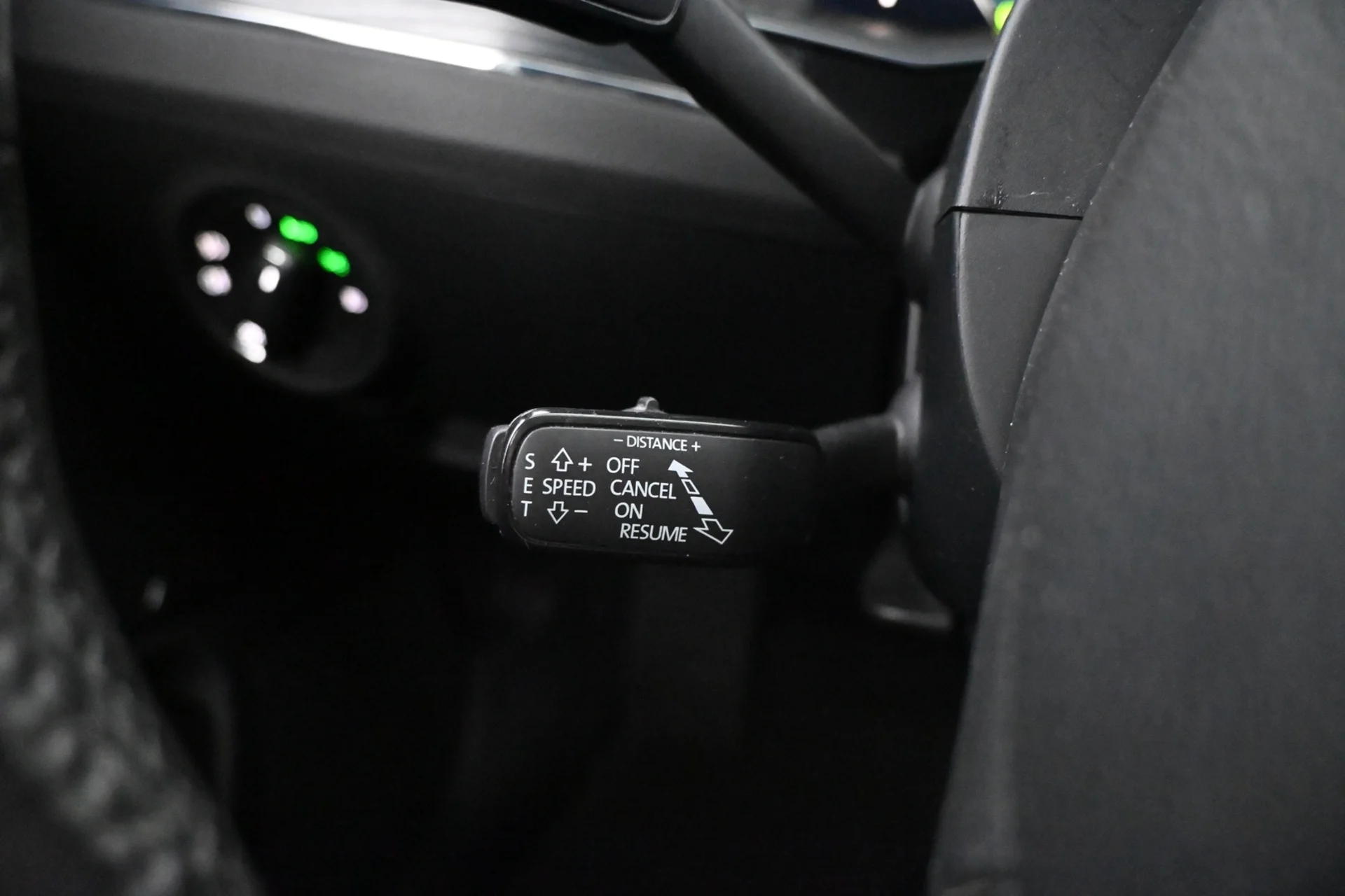 Car Image - 4l6YiS1ywvjkikTaTvpOq8