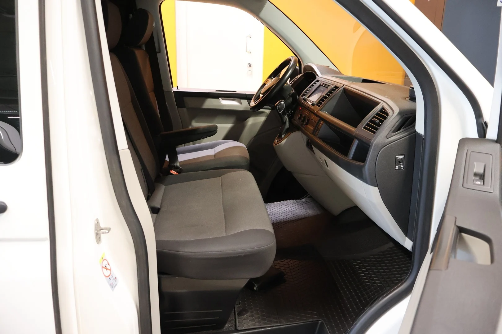 Car Image - 1Edraztgge8INnCCDYbMo8