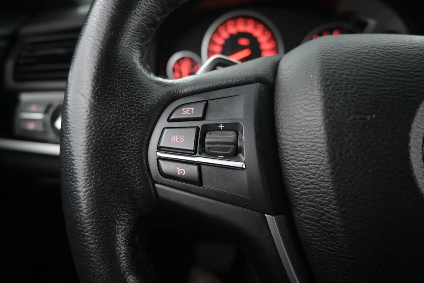 Car Image - jaq1CROSTet8S5oX10YG0