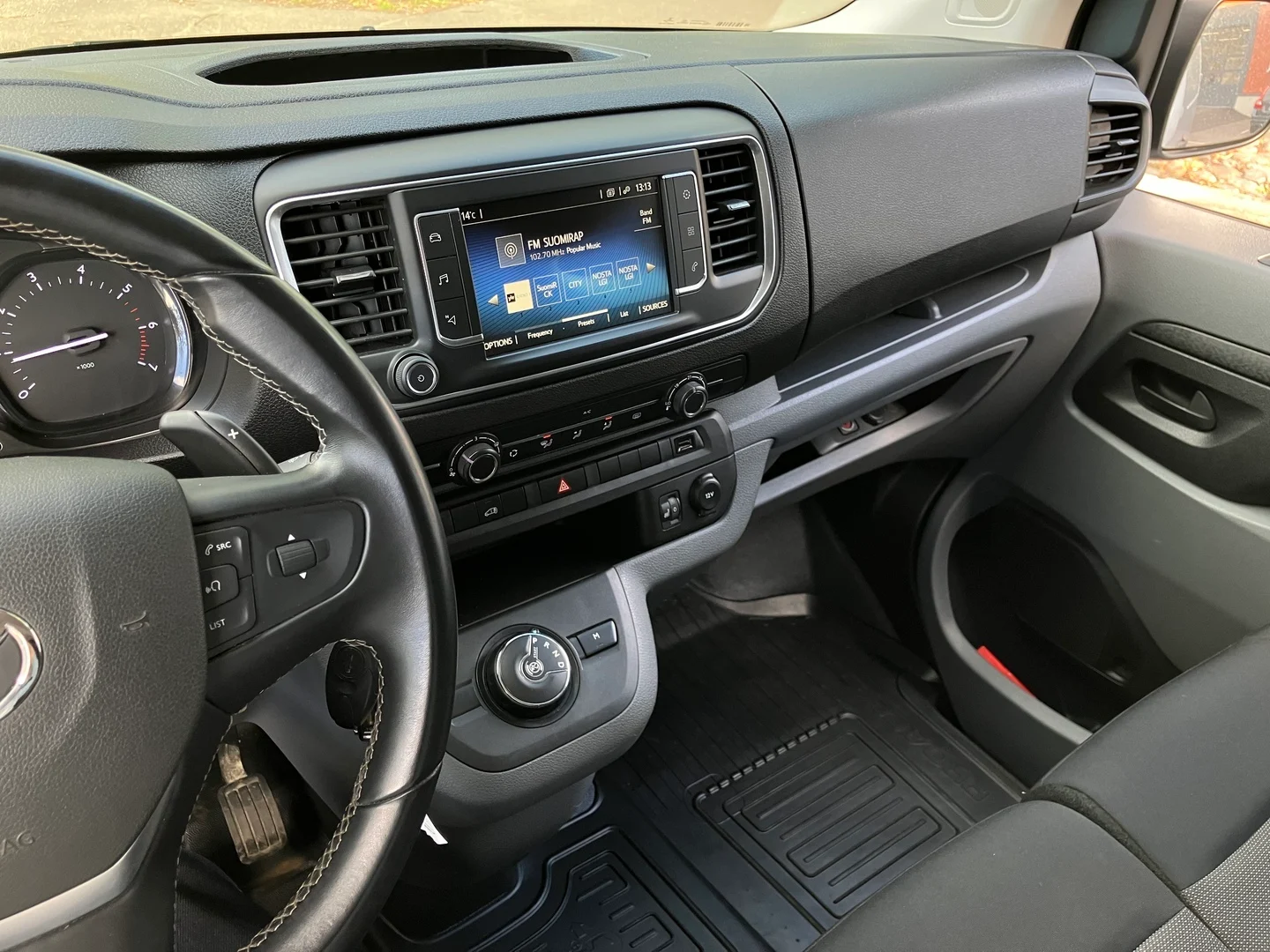 Car Image - 5gVtyKQlewZGLx2oE6wo9I