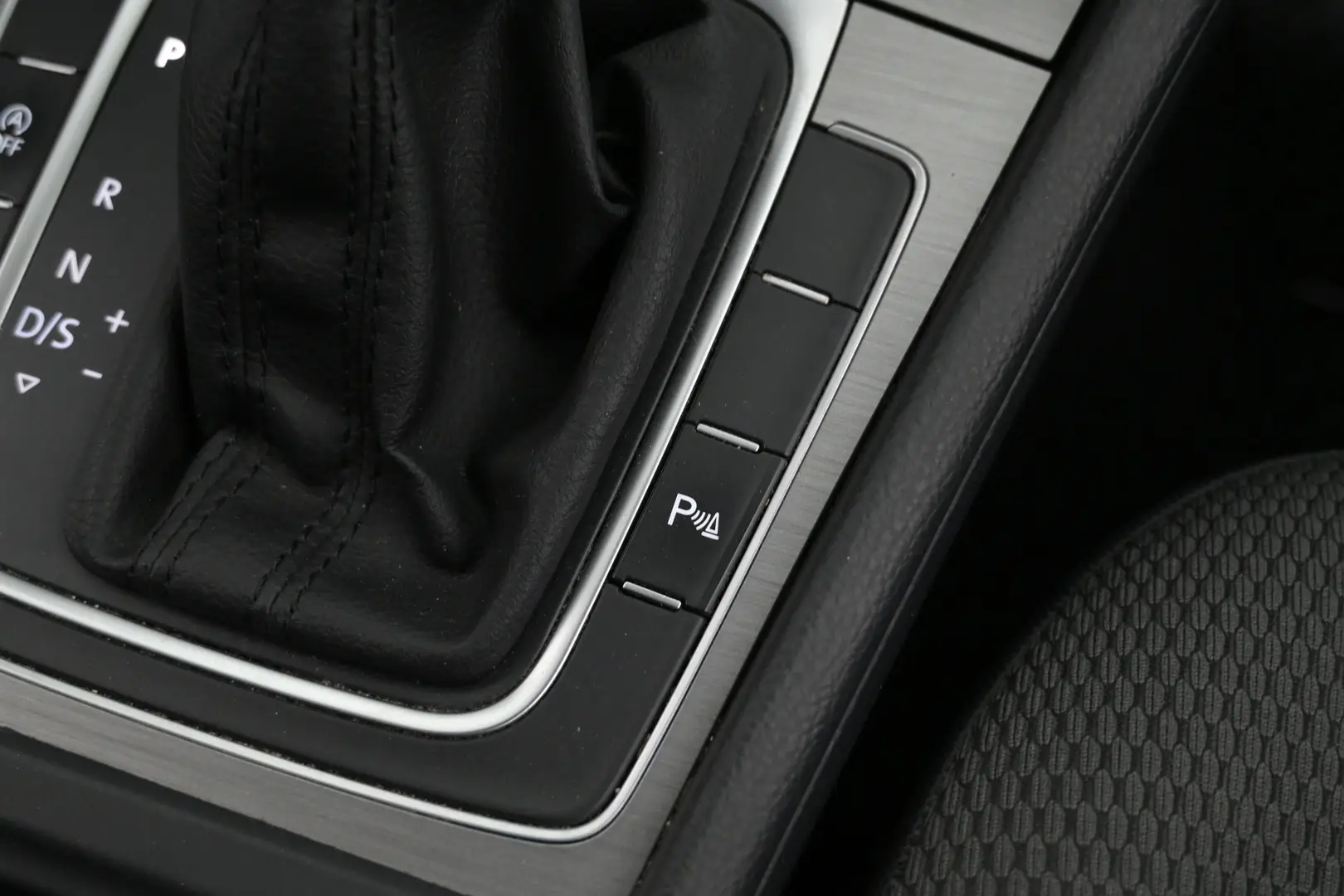 Car Image - 5UwHQP86INKxtCvCKxQwck
