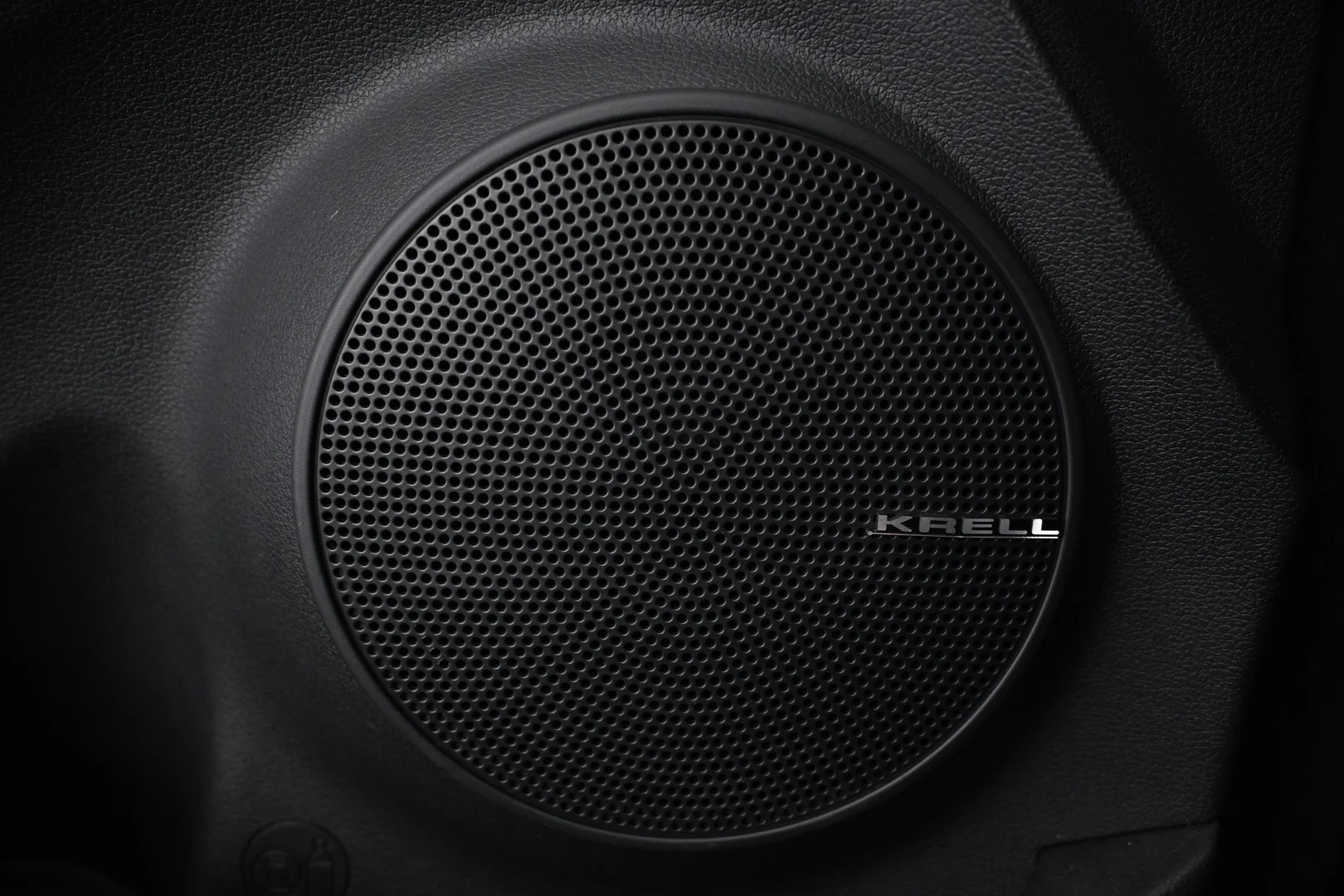 Car Image - 1R8oKVPrxMCGz6Inj4mRF5