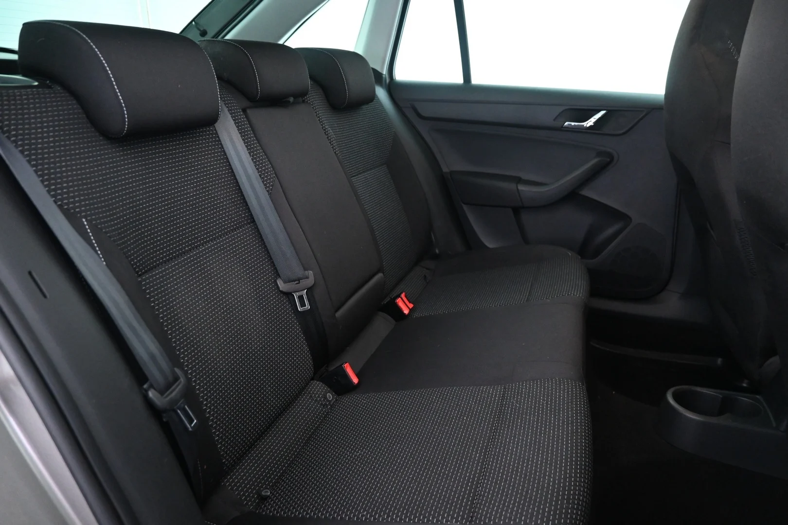 Car Image - 2onbHT1wZtXXSZwPR4e7js