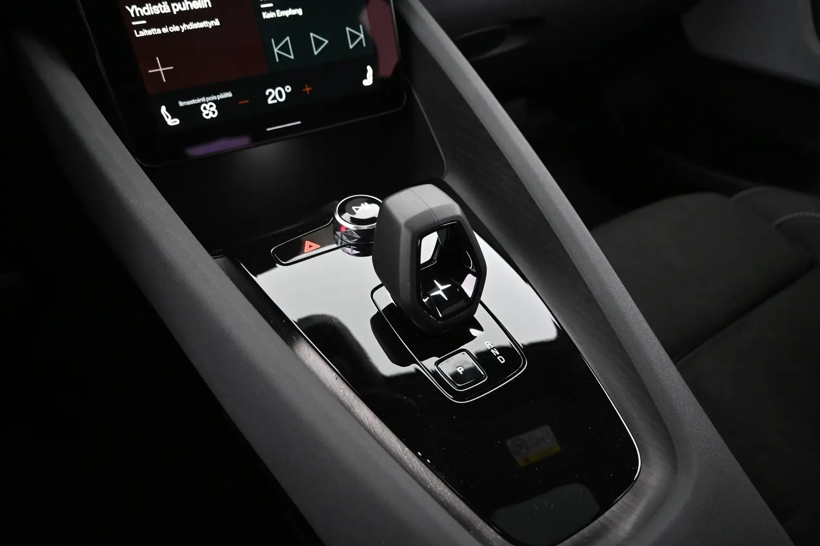Car Image - JQG8Y4h8RvSYW9tK4zwyN