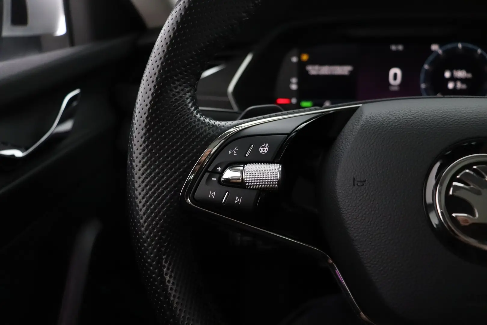 Car Image - el2slJT0mmnmQI7edaE74