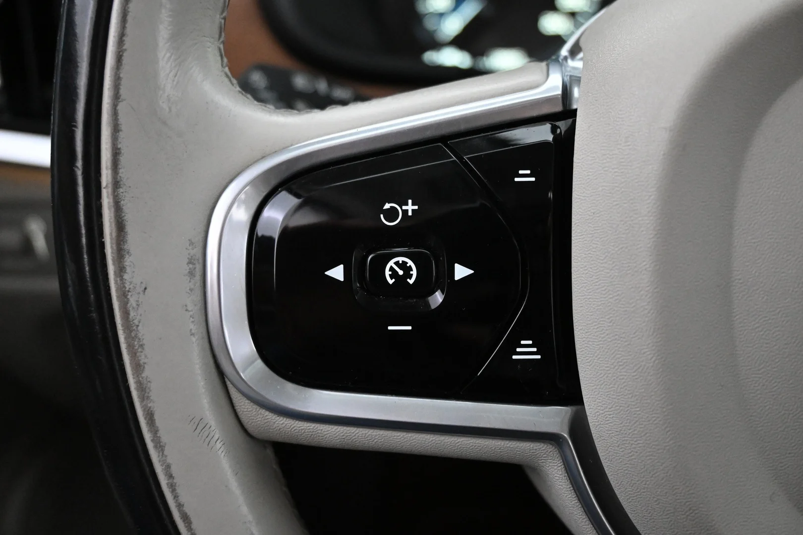 Car Image - 6iwjL8zM5164cbYVqZJ4MC