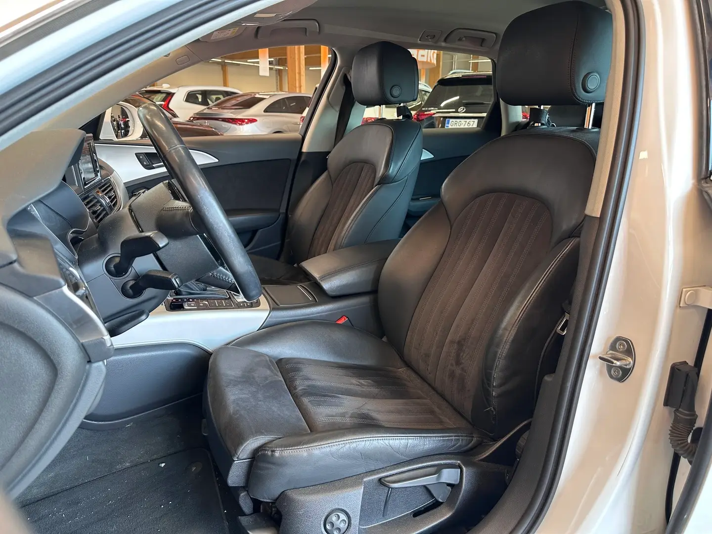 Car Image - 4xQs89Tnw0fqtkZBv9l3z