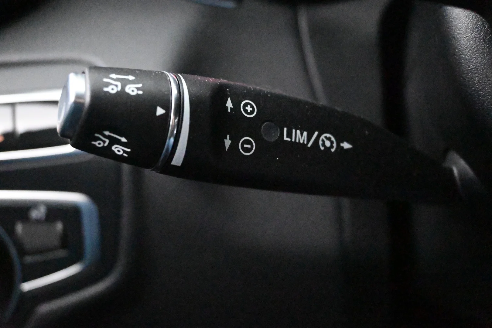 Car Image - 6AKNh8LRsMLrXE8aeXjVwQ