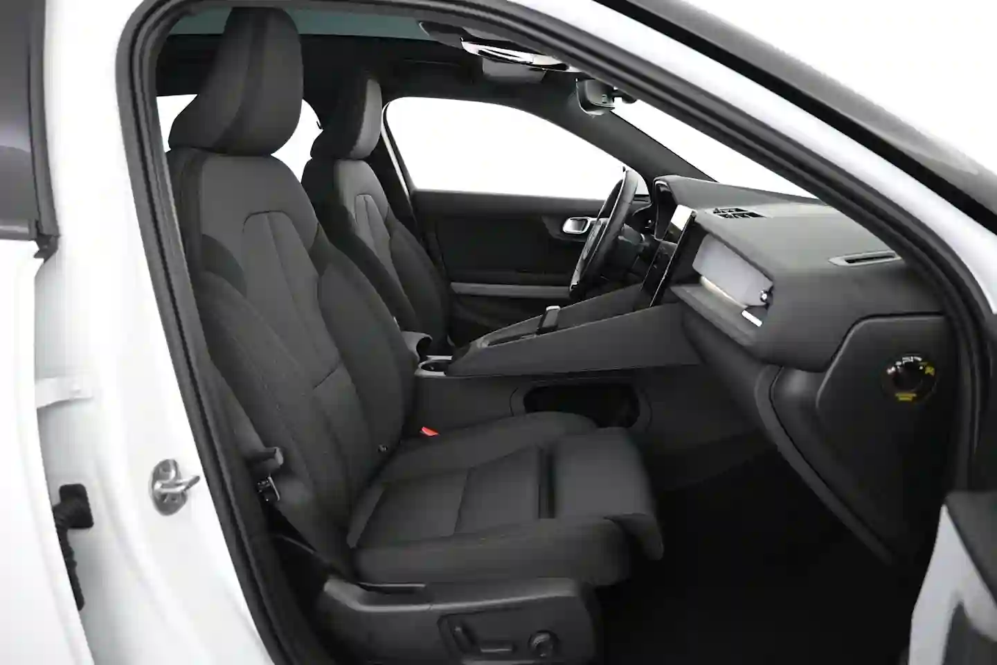 Car Image - 4r5aKZhoplGZQzOa5oYzGG