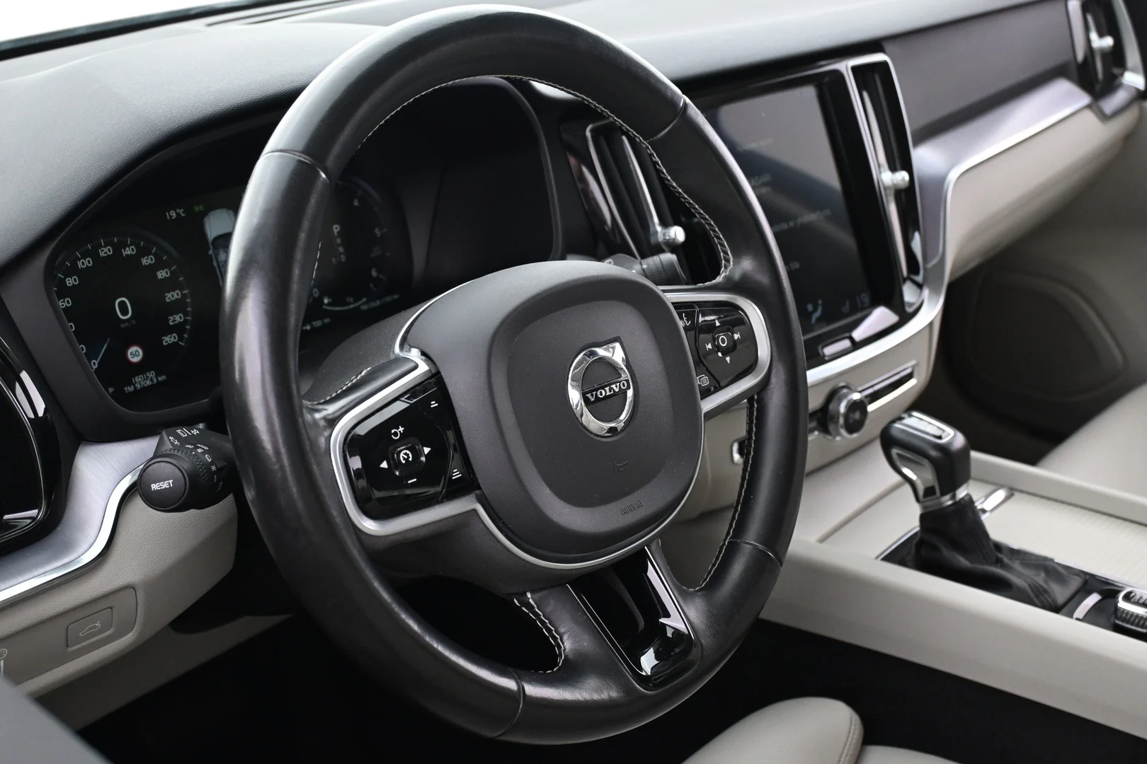 Car Image - 2k0FRgRWIUHUrpMH8j56Mm