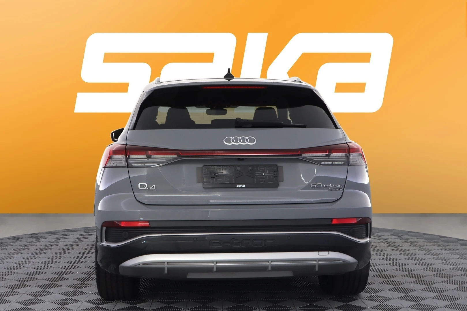Car Image - 4B8iL6MJ0Dr6juG9ZLqmV7