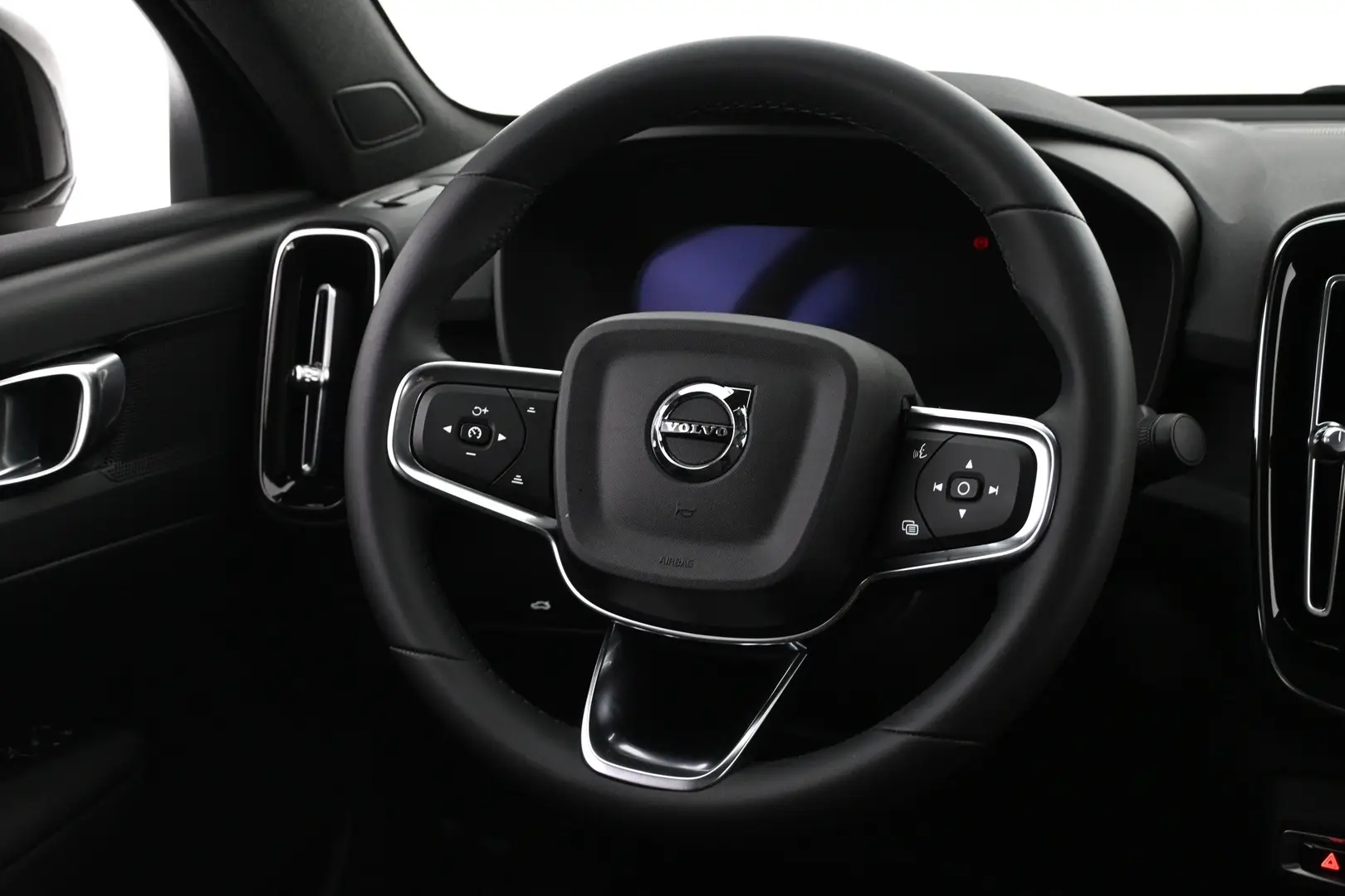 Car Image - 6nY89s8gcGhAKzYyn2dCyz