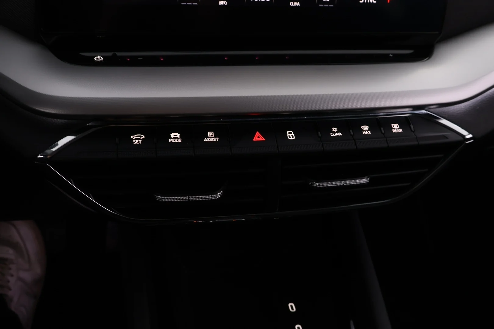 Car Image - 5puFAUe6ec9mWkunHMxYsG