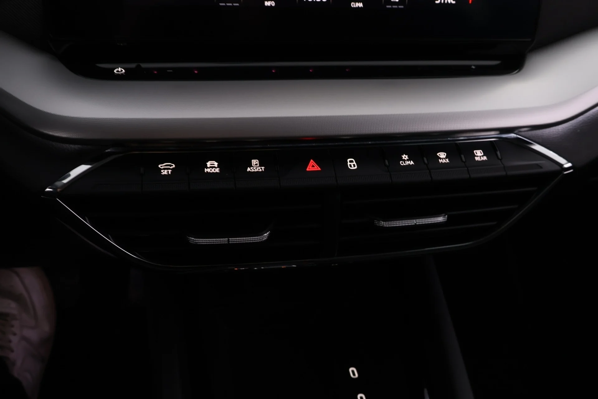 Car Image - 5puFAUe6ec9mWkunHMxYsG