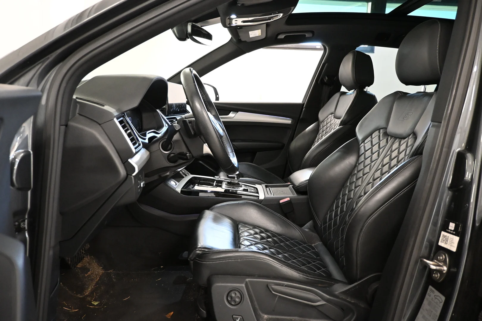 Car Image - 1n3KliyacGxdhCgdczm4lx