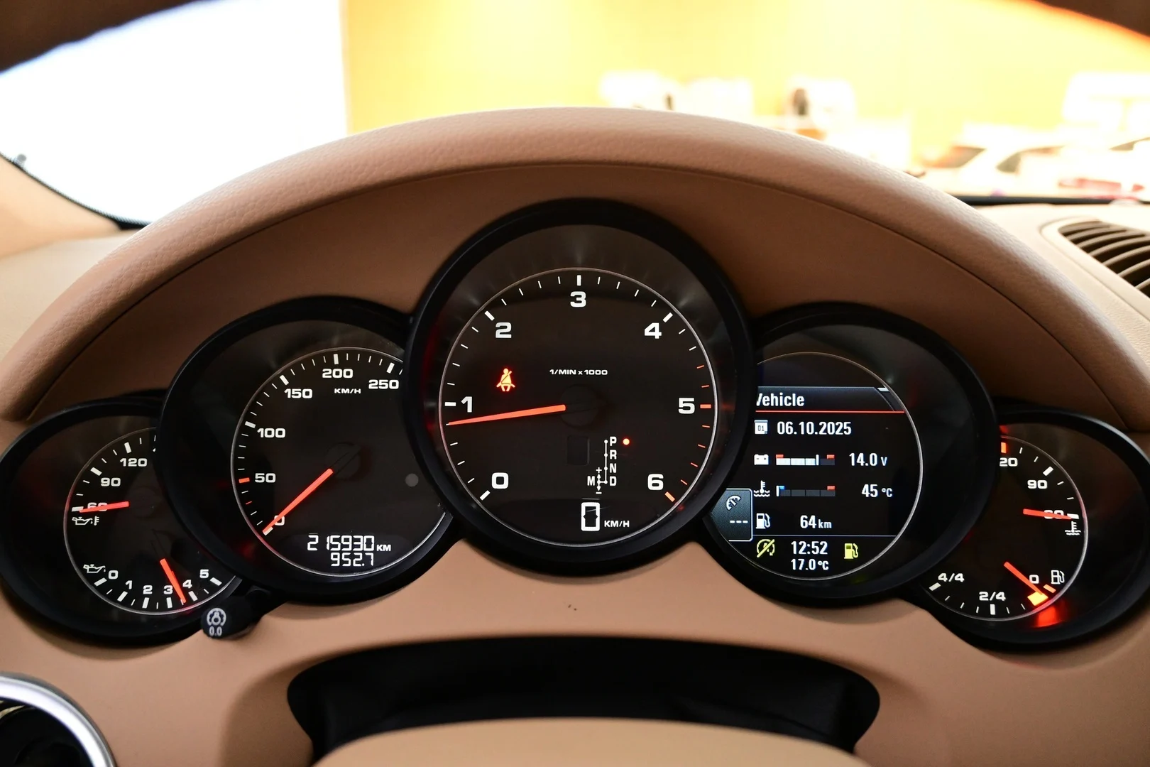 Car Image - 1qlTHlC984yTLIhuWF6bIl