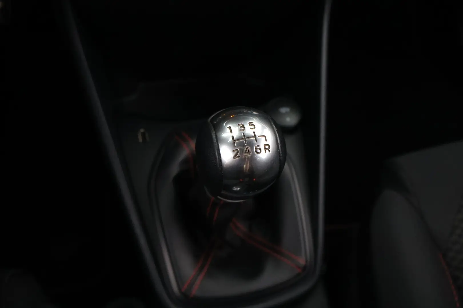 Car Image - 7b6WxDkNgpiBd0rZfhM9jK