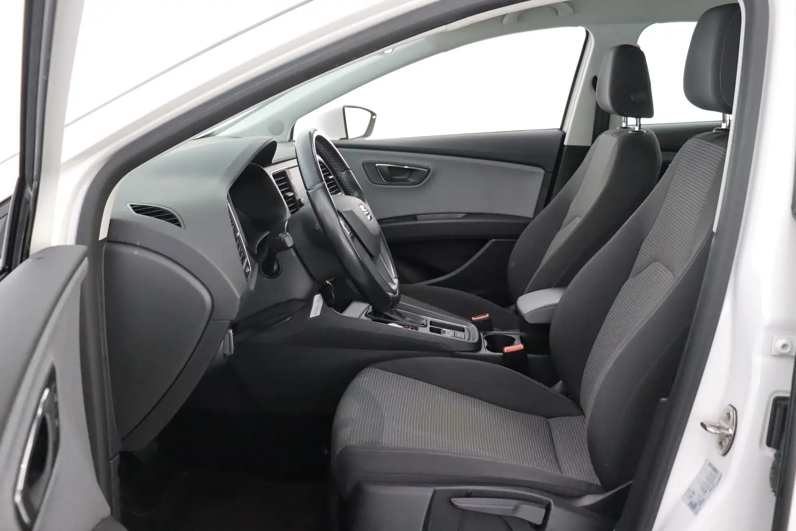 Car Image - 5cY82sDcFQuFPFrjIyVrIg
