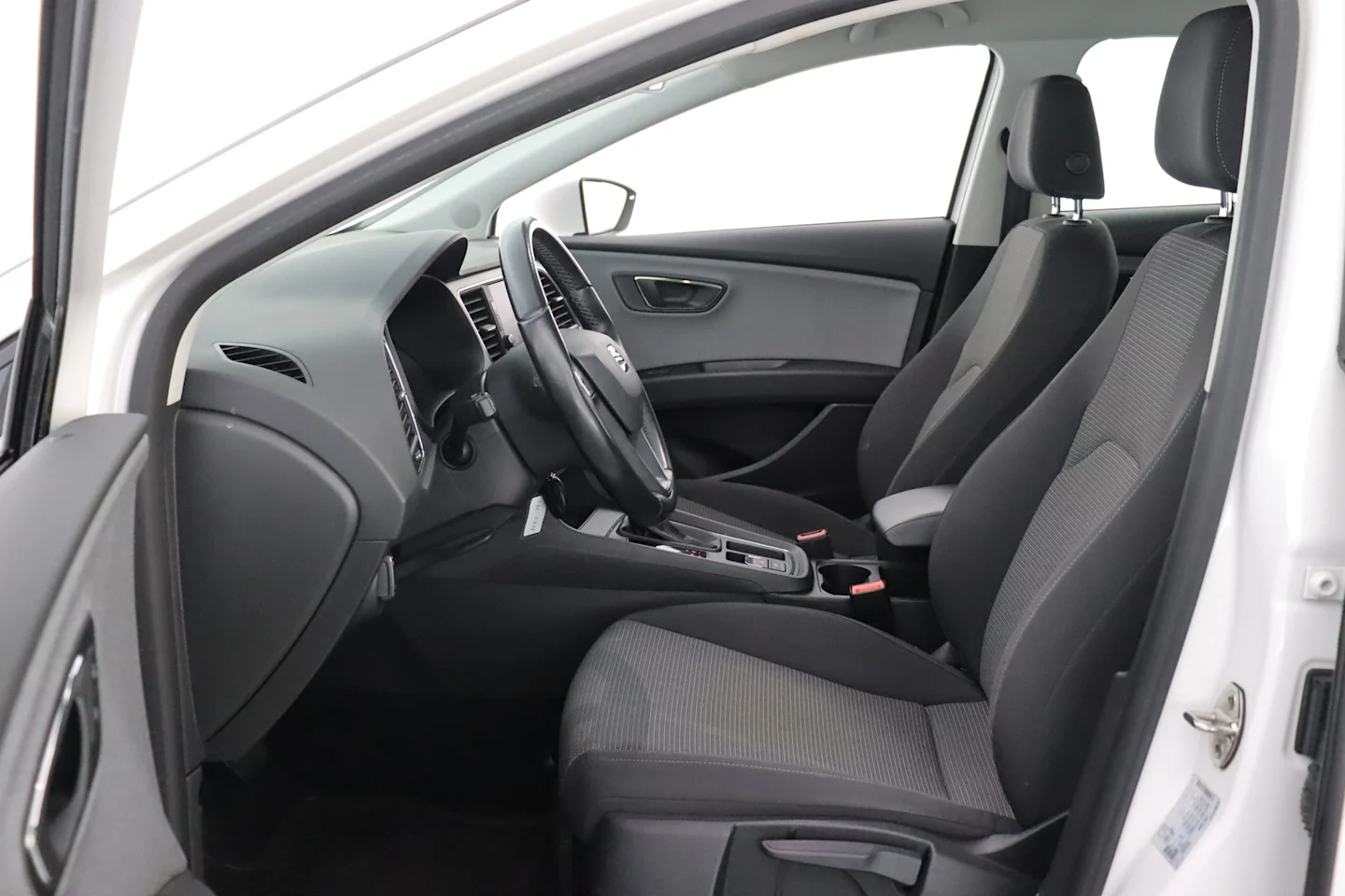 Car Image - 5cY82sDcFQuFPFrjIyVrIg