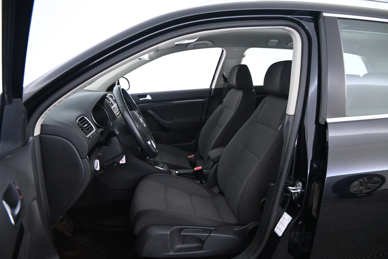 Car Image - 4aNJZ5eNekjuecY0zSQaUq