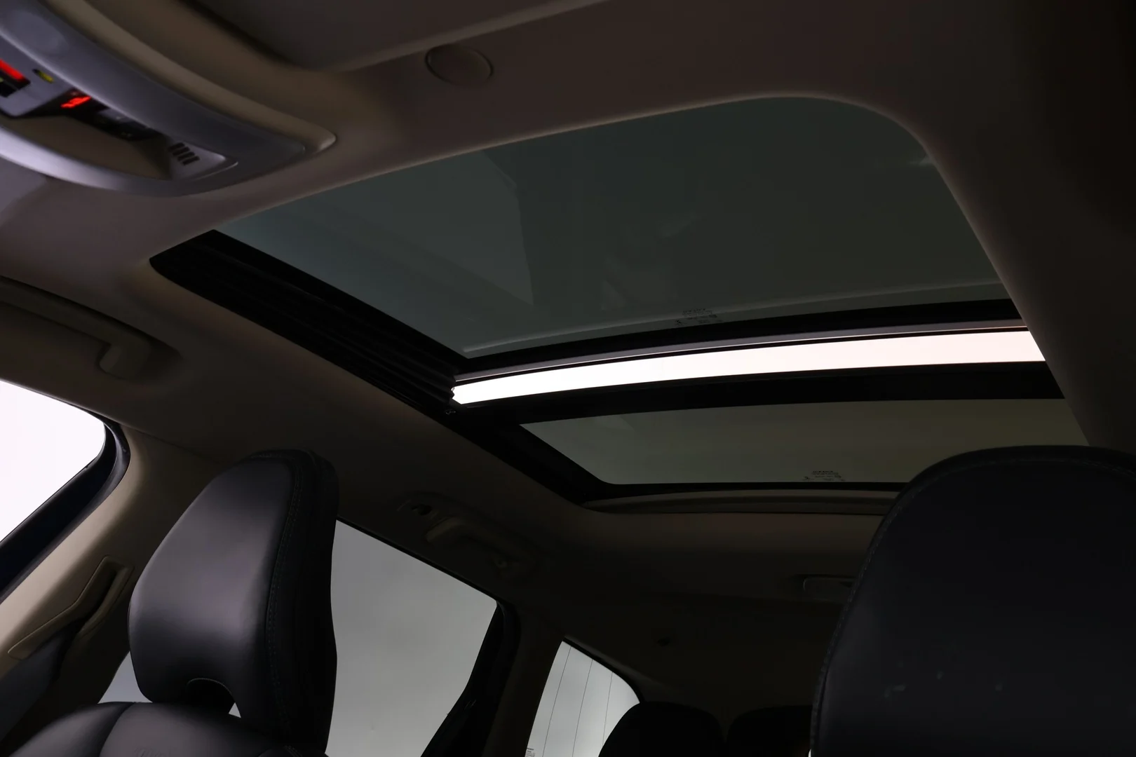 Car Image - 3BIhHpoRJqdmFxXRaCoGWd