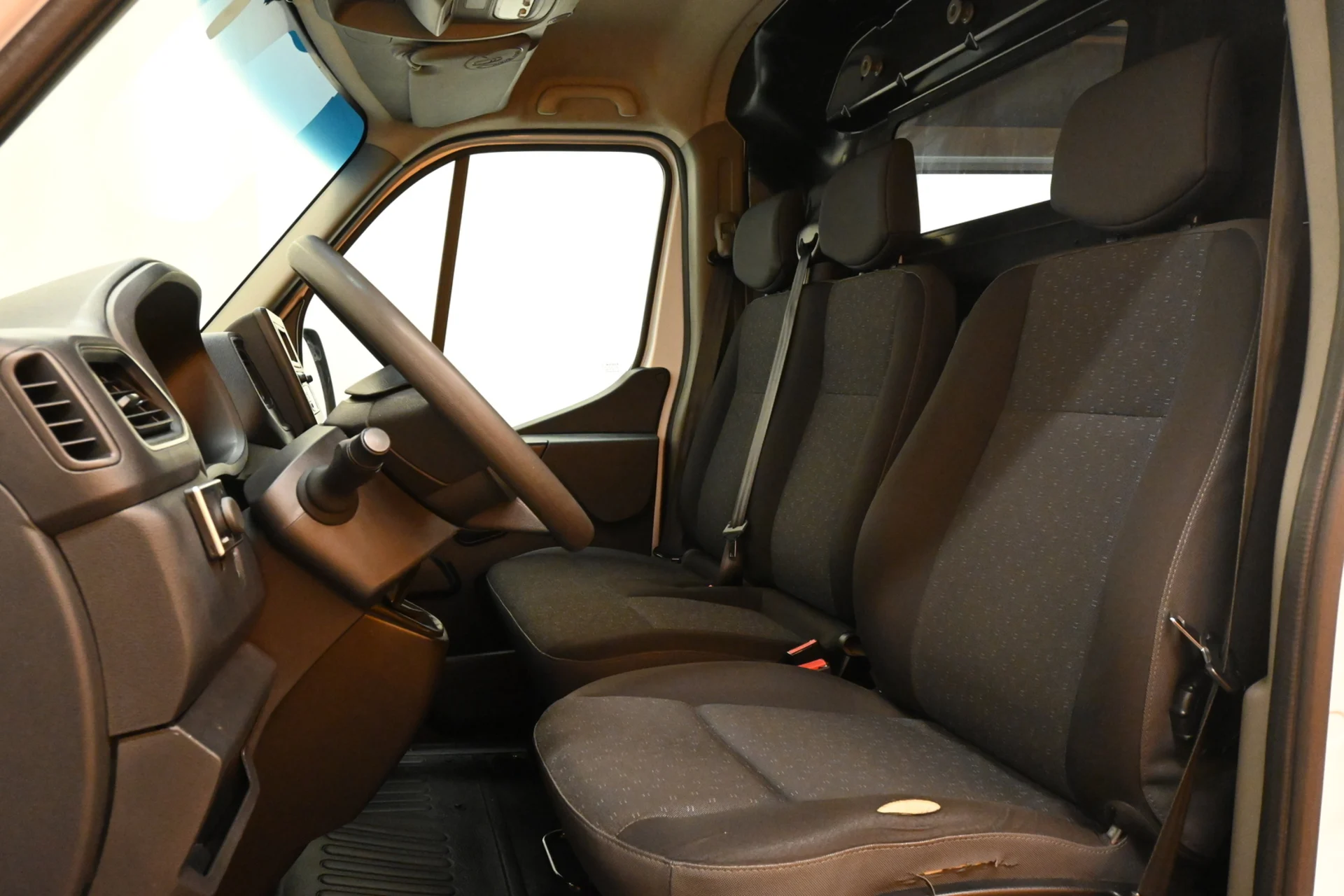 Car Image - 7F1JU8AeG8HpVd40L4j3Ok