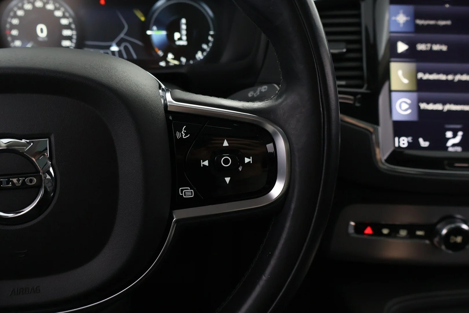 Car Image - 1oOsdNVRe30pIf3Ej4GkIX