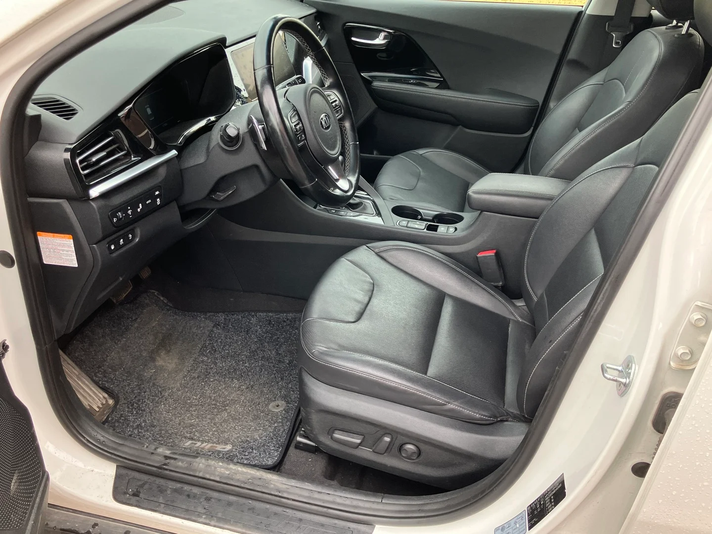 Car Image - 297dMTxR90RSwR2TIereyR