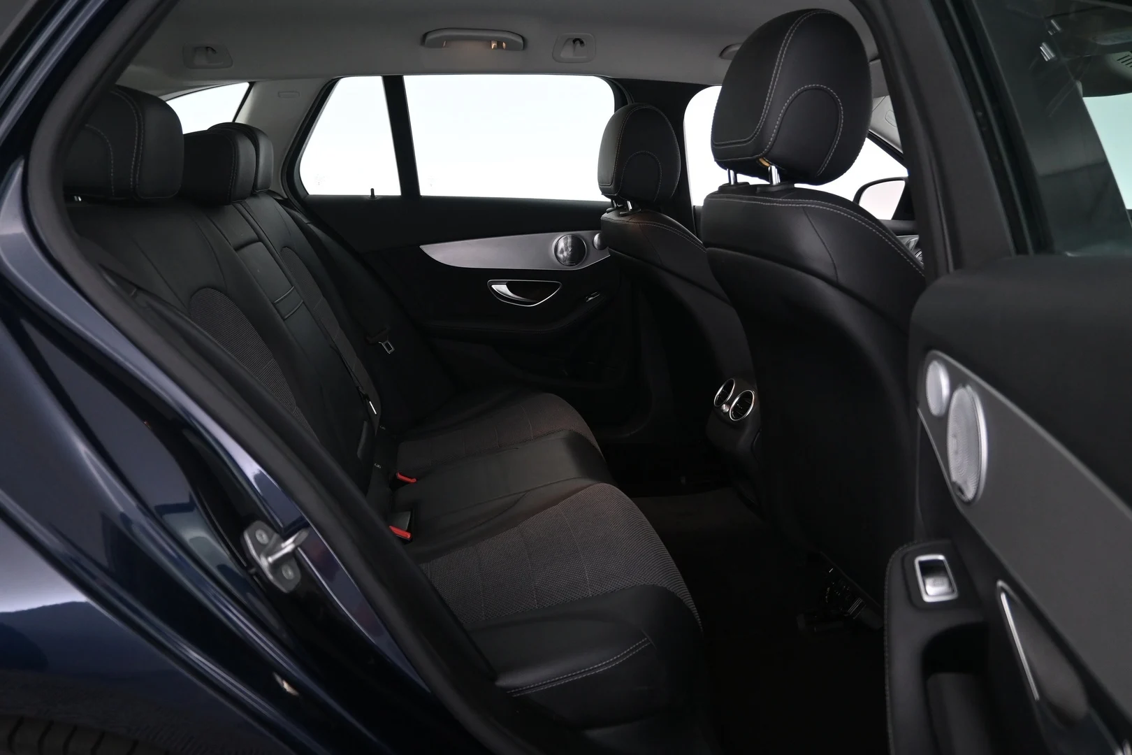 Car Image - KcEZSq5K9RAl0XelBfDXv