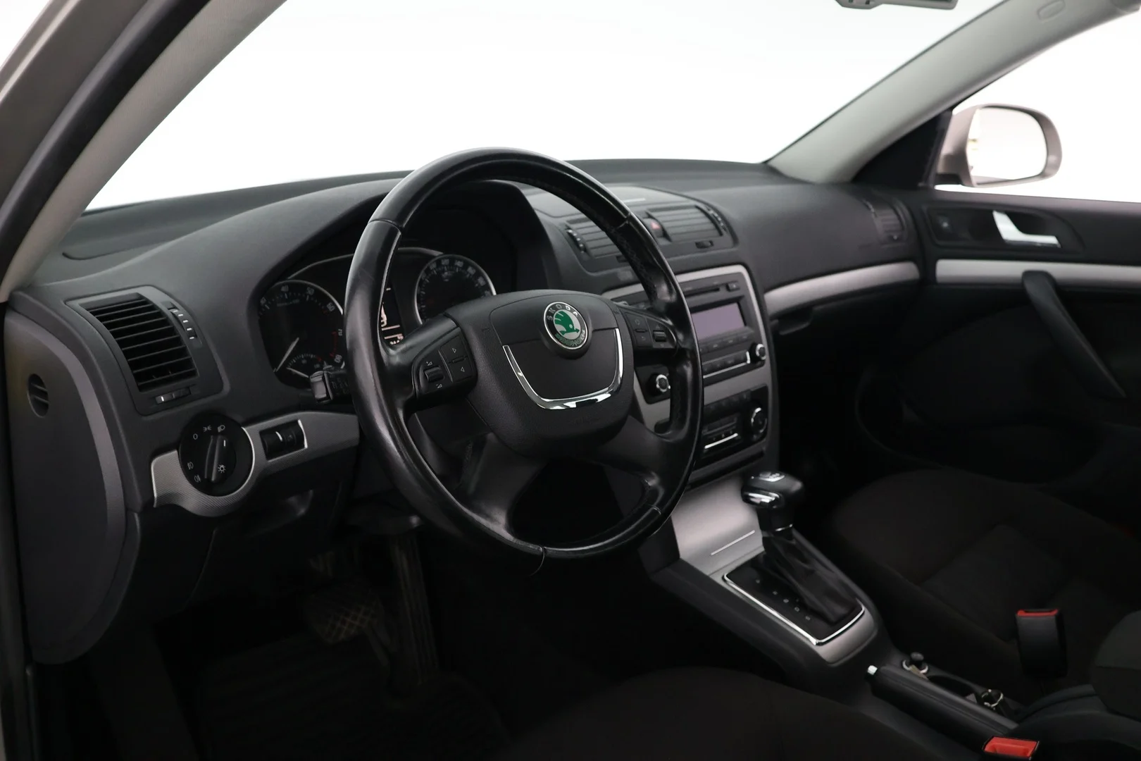 Car Image - 11ADJBluxRuiZcgCdOpdKH