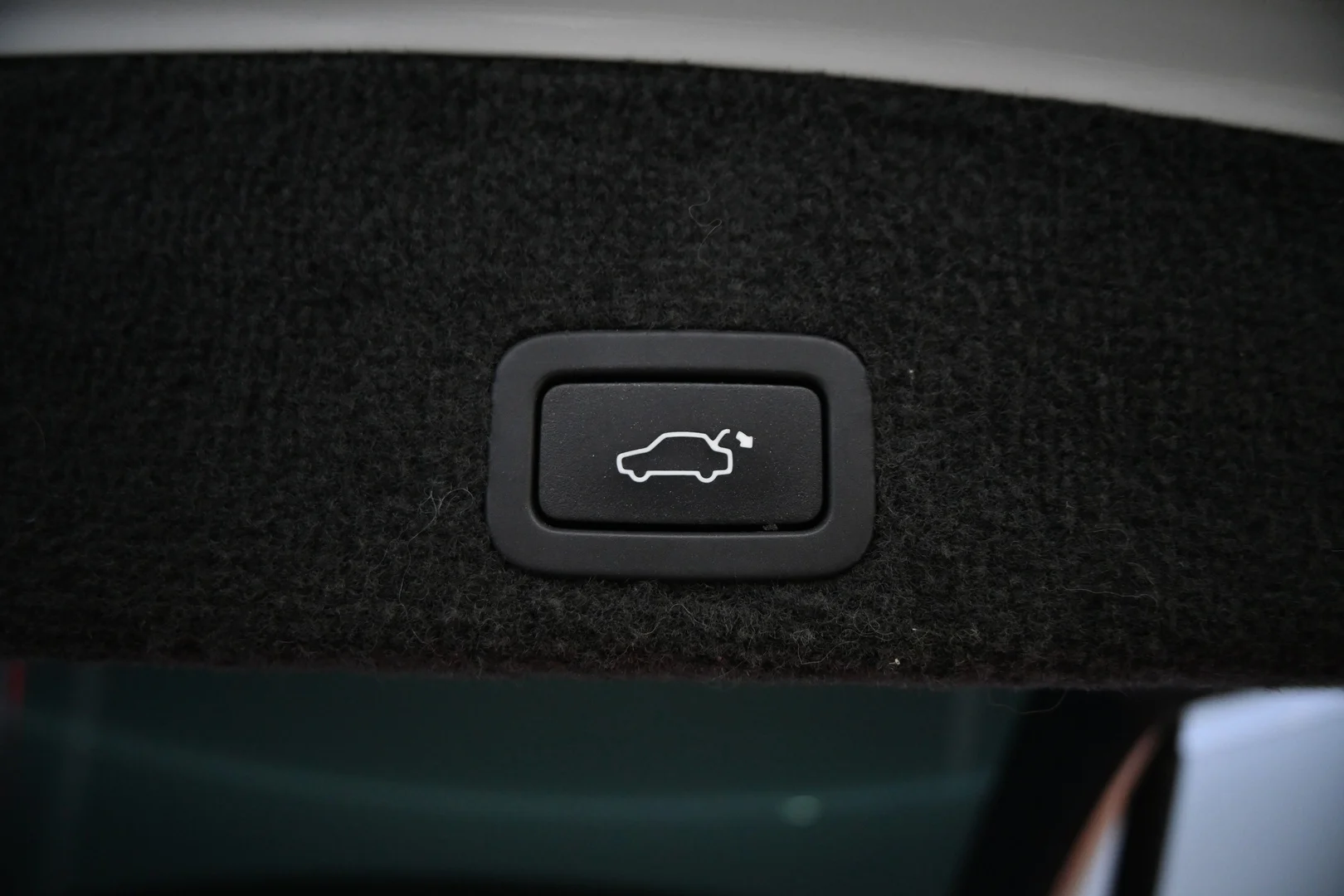 Car Image - 3lC4AdReMY7N1EySRgn8o7