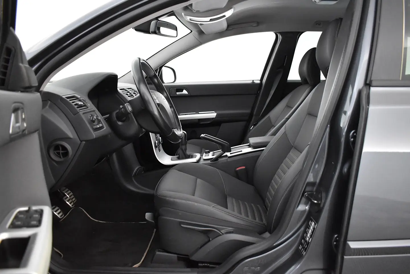Car Image - d9xGQwJWQYDalNb4sWHY3