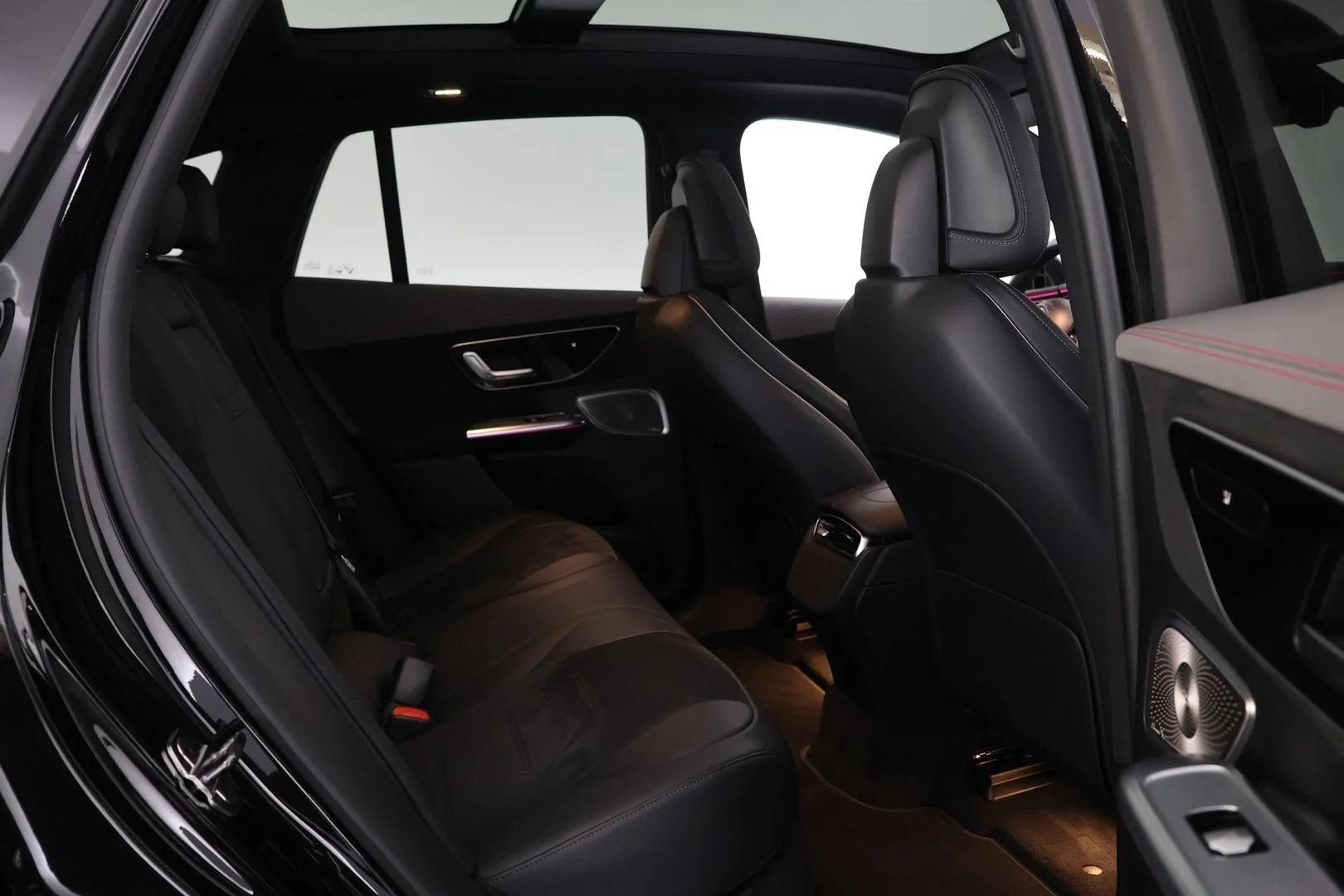 Car Image - S4fRR5XwsjANLWshlBZy6