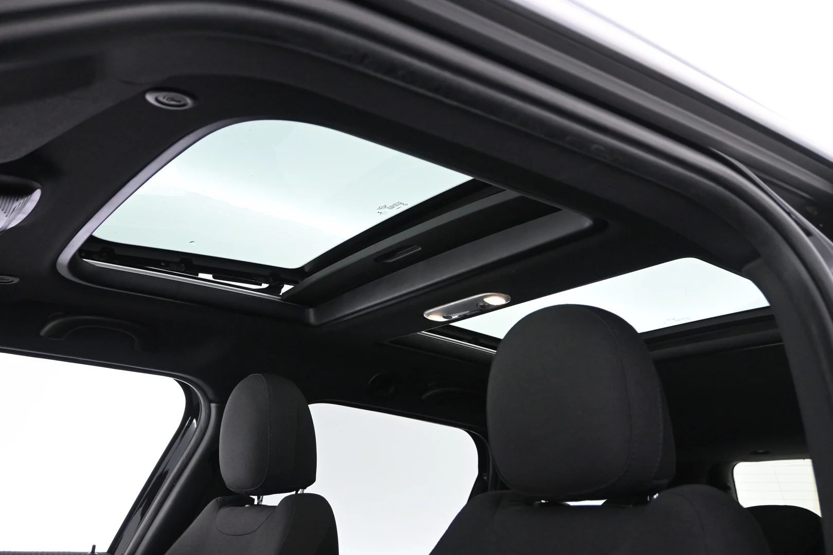 Car Image - 1HOHnzYMIGm3Zl1sHbax3Q